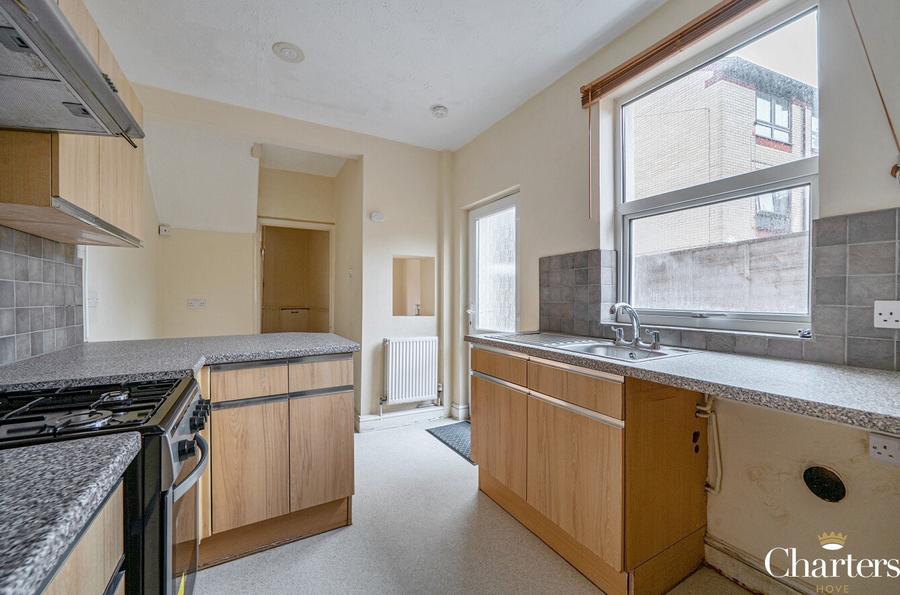 4 bedroom  semi-detached house to rent