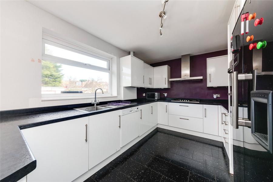 3 bedroom  semi-detached house to rent