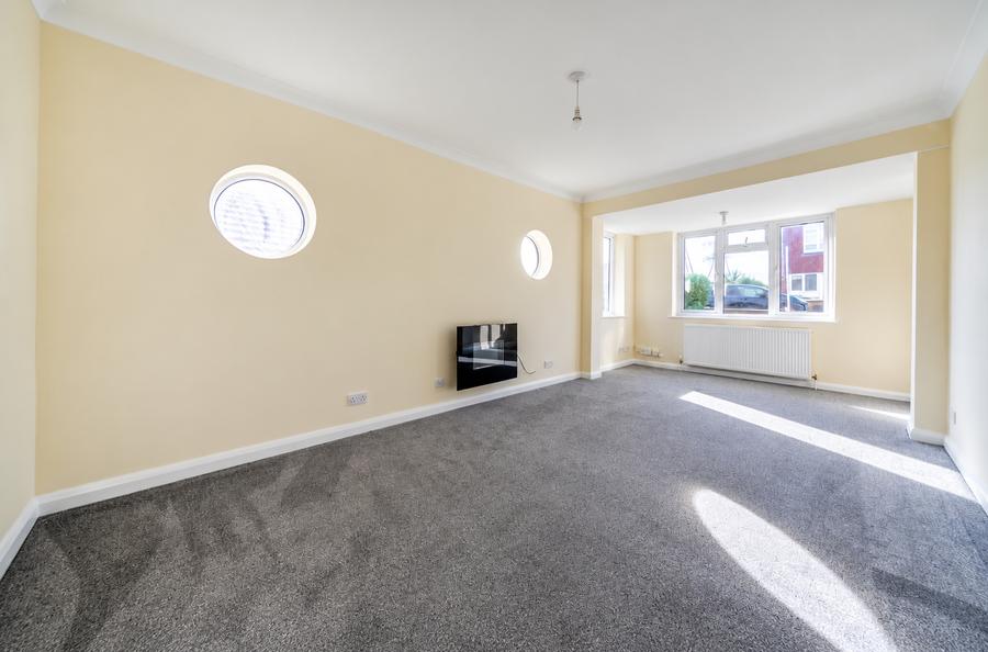 2 bedroom  semi-detached bungalow to rent
