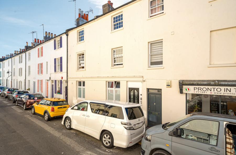 3 bedroom apartment for sale