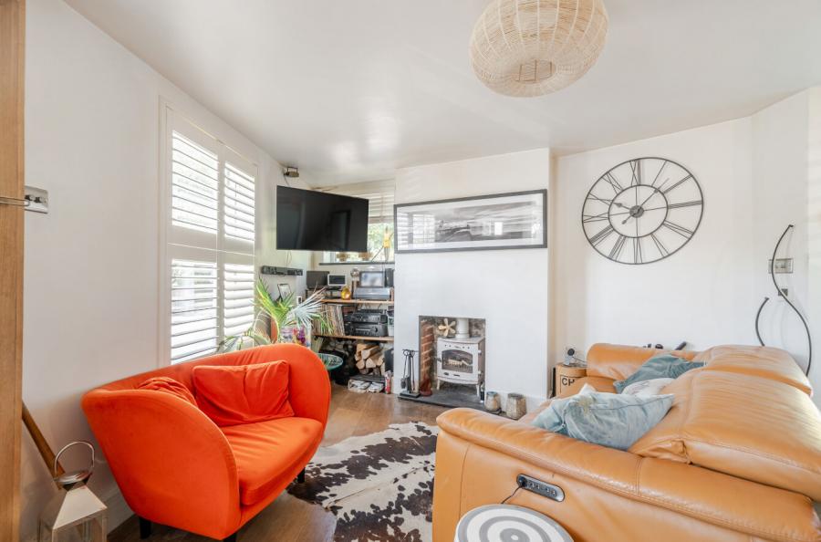 3 bedroom  semi-detached house for sale