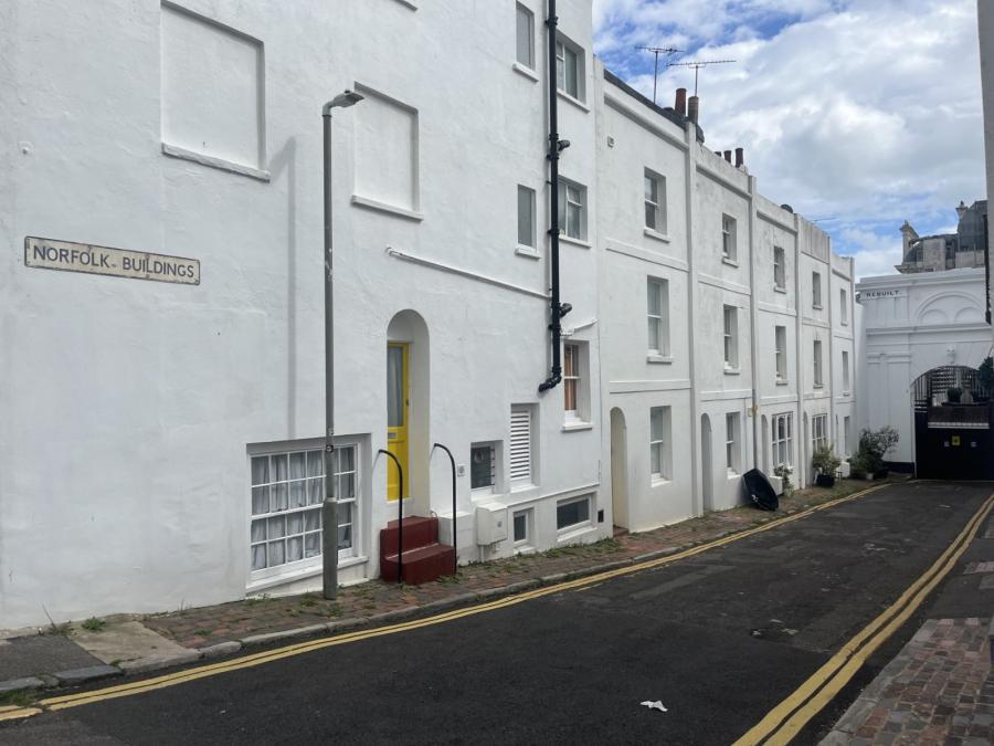 4 bedroom  terraced house for sale