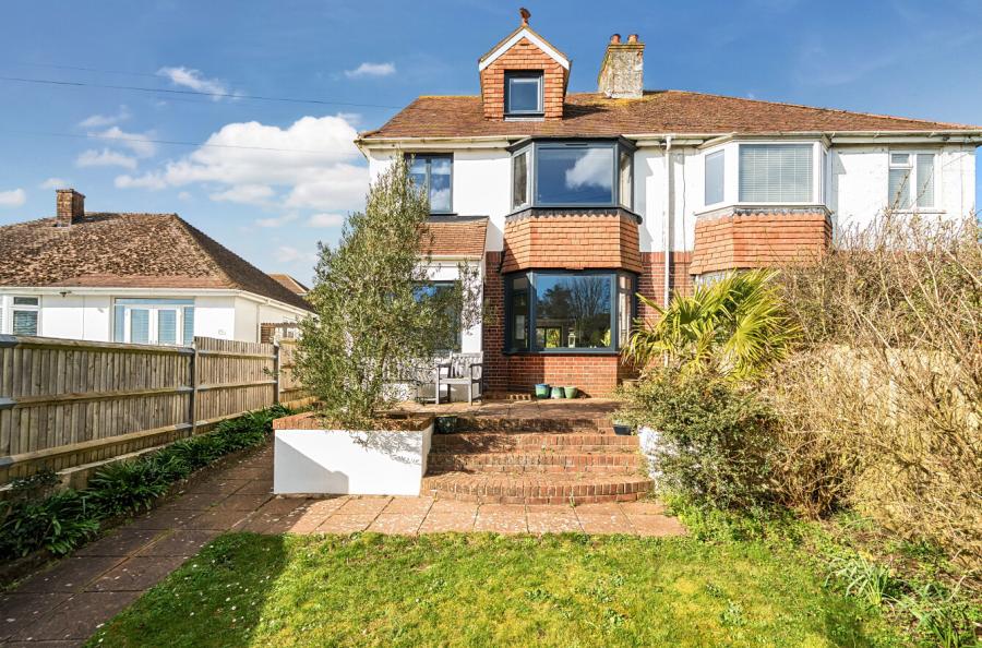 4 bedroom  semi-detached house for sale