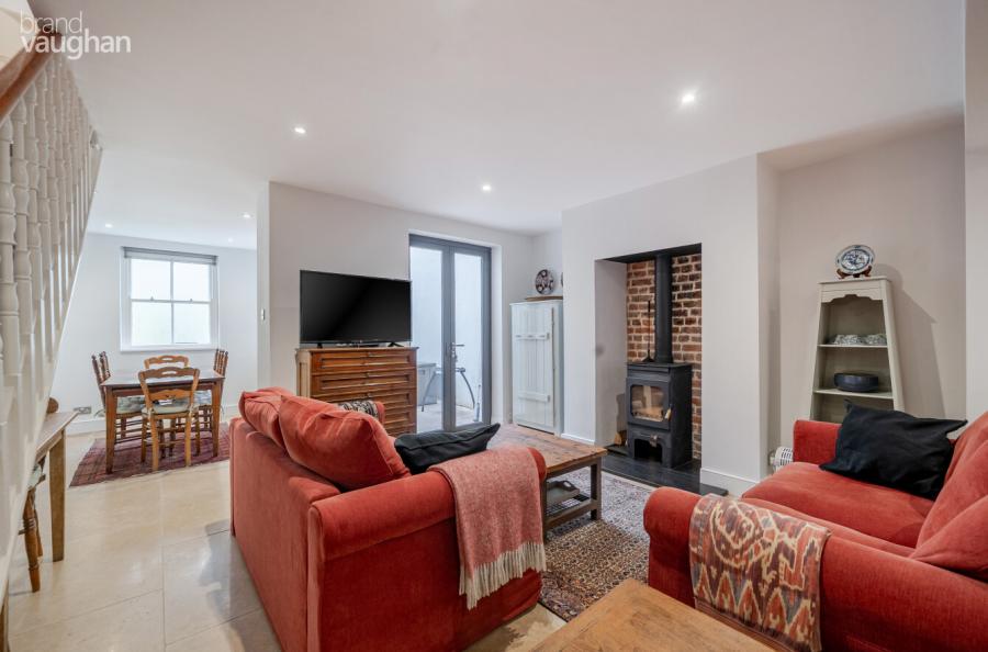 3 bedroom  terraced house for sale