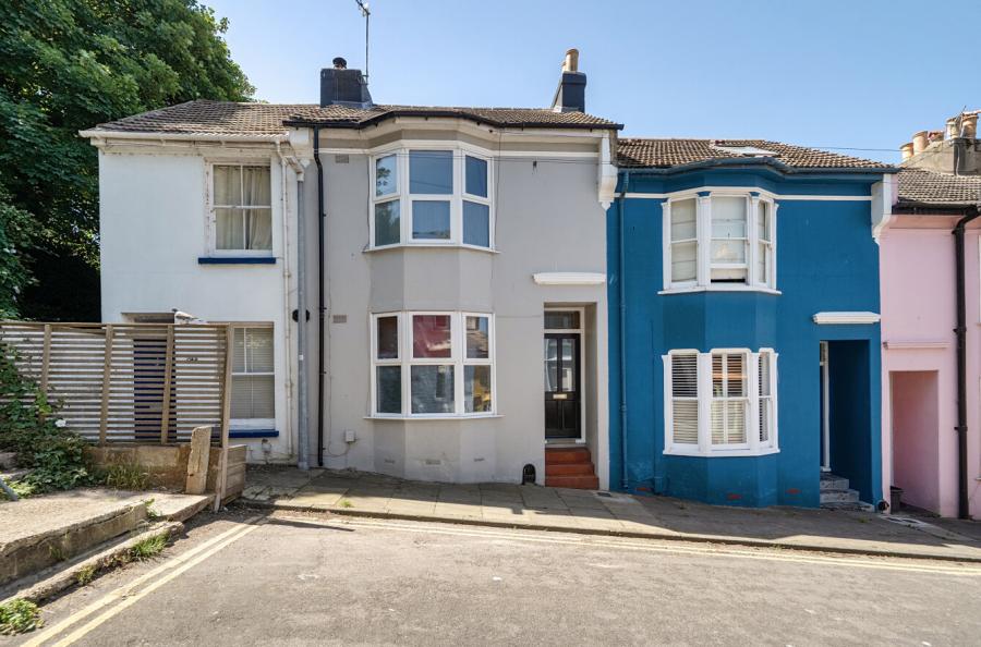 2 bedroom terraced house for sale