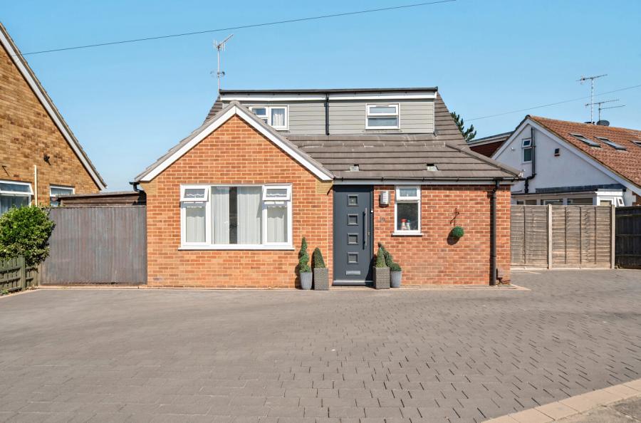 5 bedroom  detached bungalow for sale