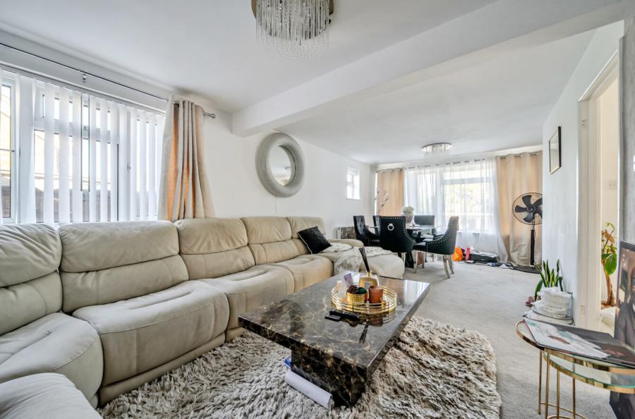 5 bedroom  detached bungalow for sale