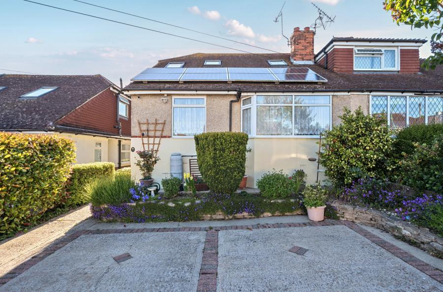 4 bedroom  semi-detached bungalow for sale