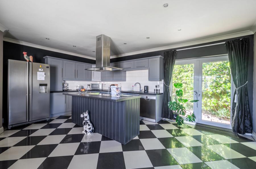 5 bedroom house for sale