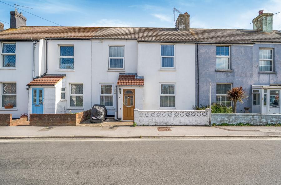 2 bedroom  terraced house for sale
