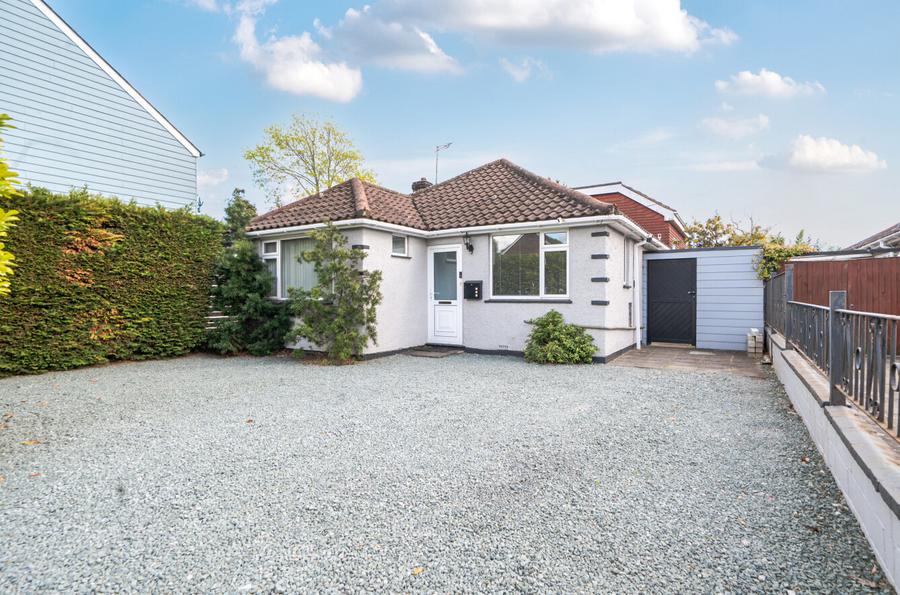 6 bedroom  detached house for sale