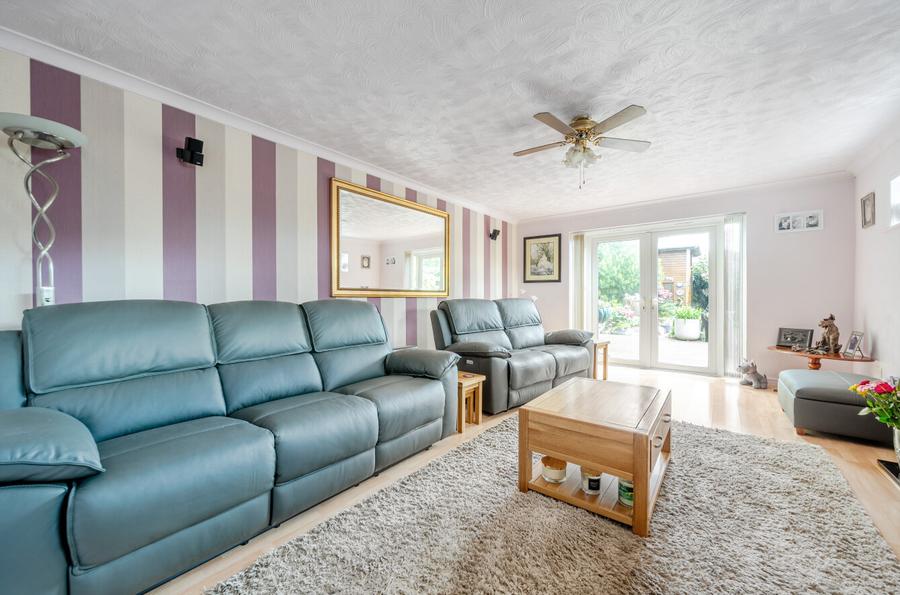 6 bedroom  detached house for sale