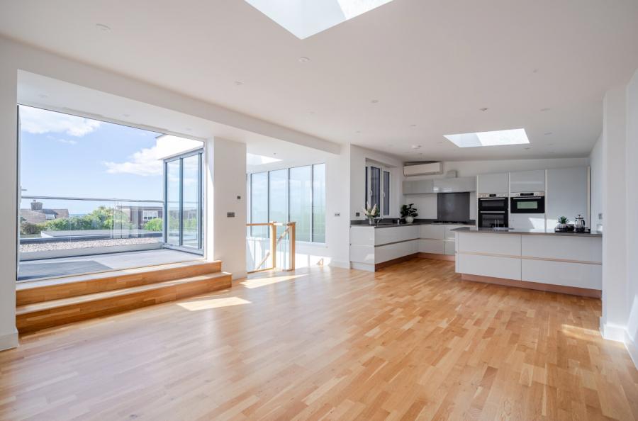 4 bedroom  detached house for sale
