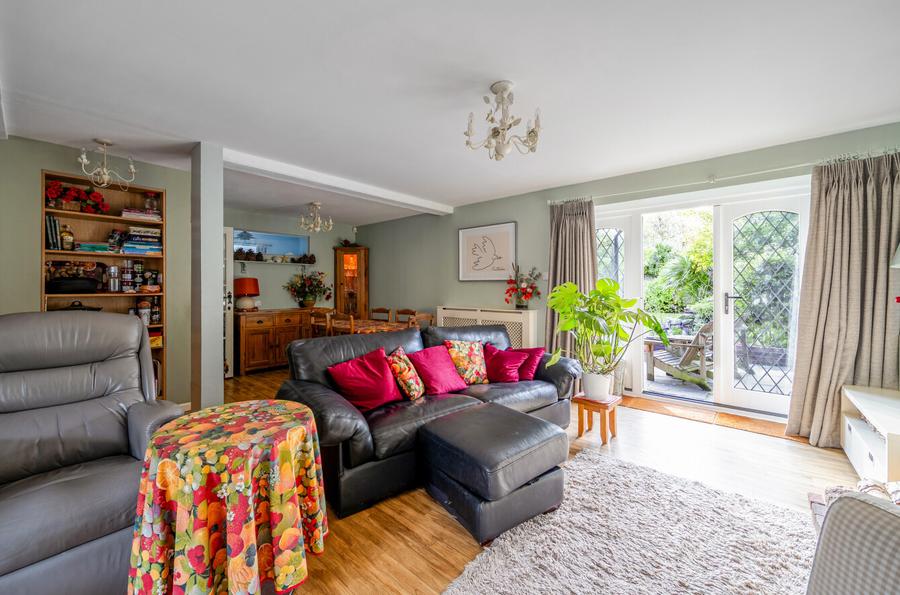 4 bedroom  semi-detached house for sale