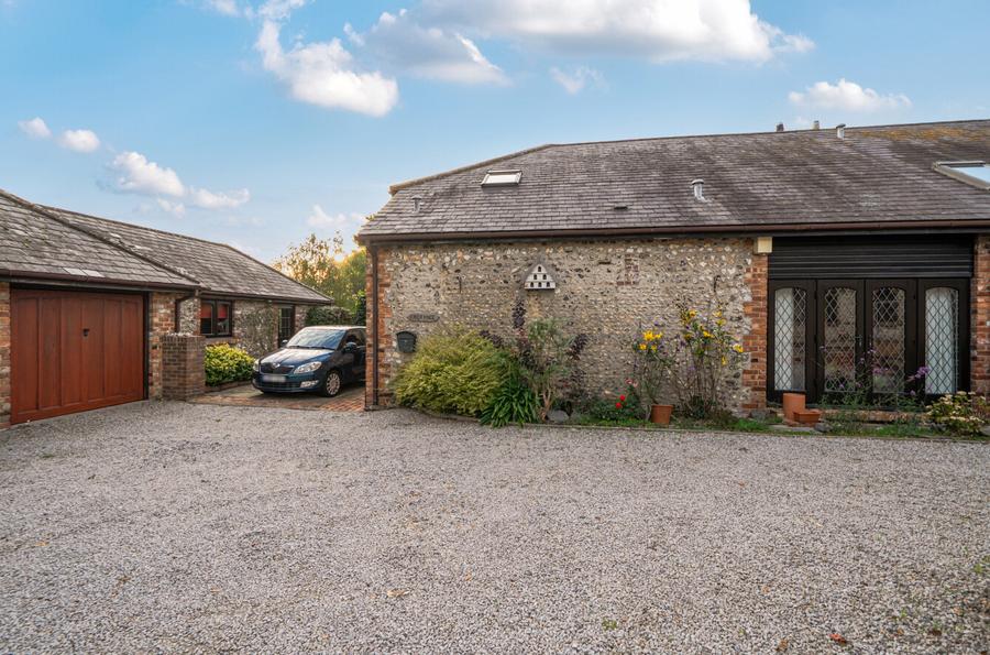 4 bedroom  semi-detached house for sale