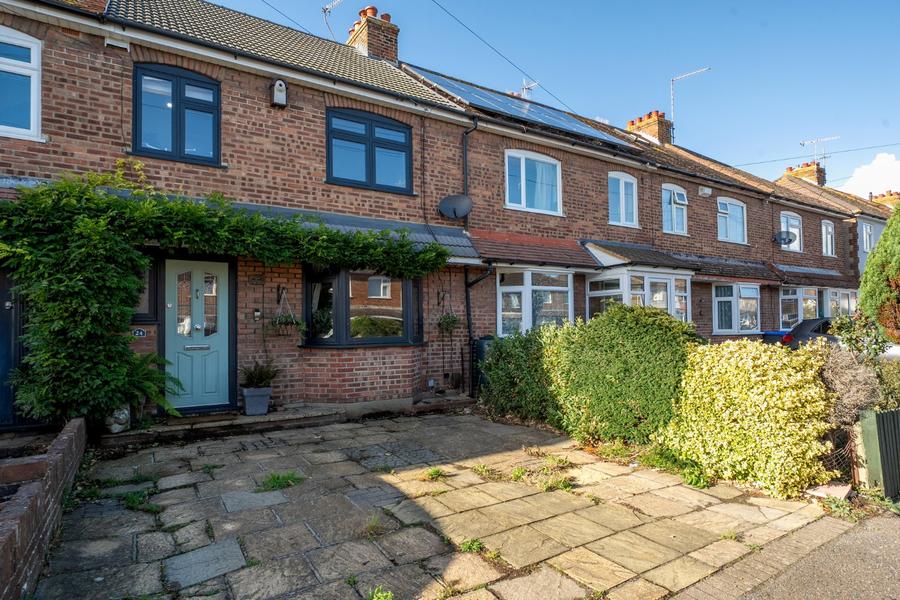 3 bedroom  terraced house for sale