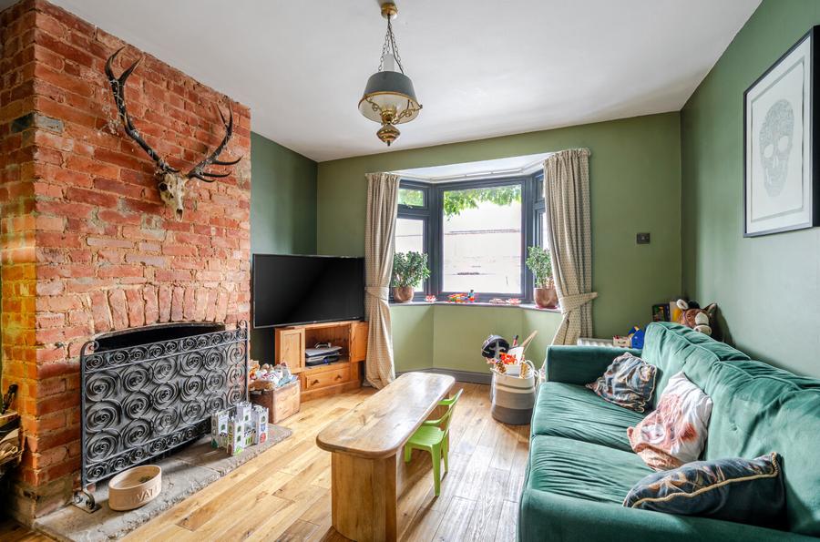 3 bedroom  terraced house for sale