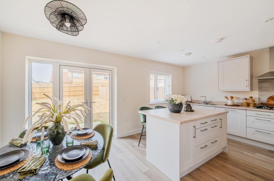4 bedroom  semi-detached house for sale