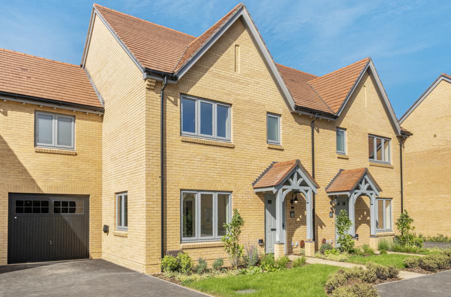 4 bedroom  semi-detached house for sale