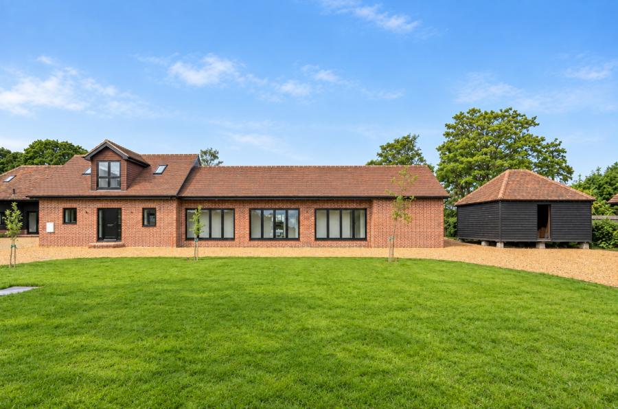 4 bedroom  detached house for sale