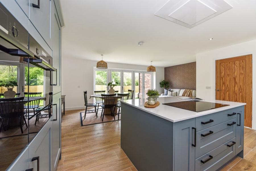 4 bedroom  detached house for sale