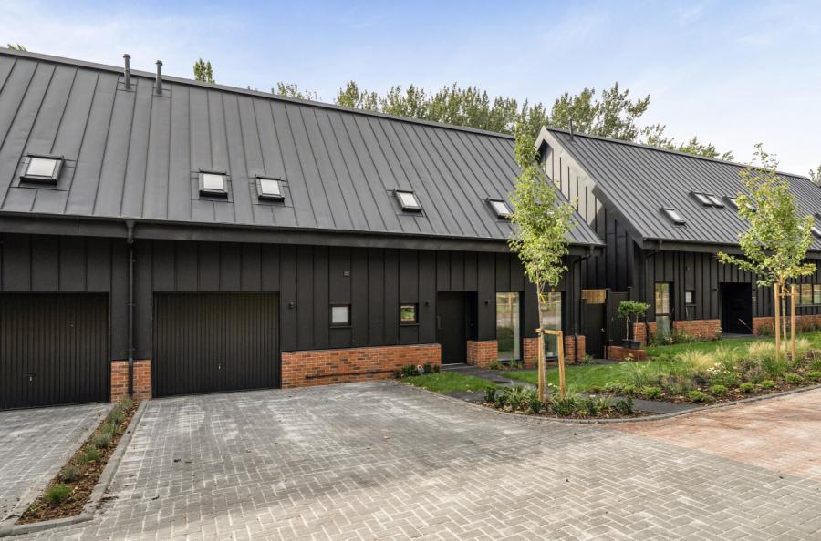 3 bedroom  semi-detached house for sale