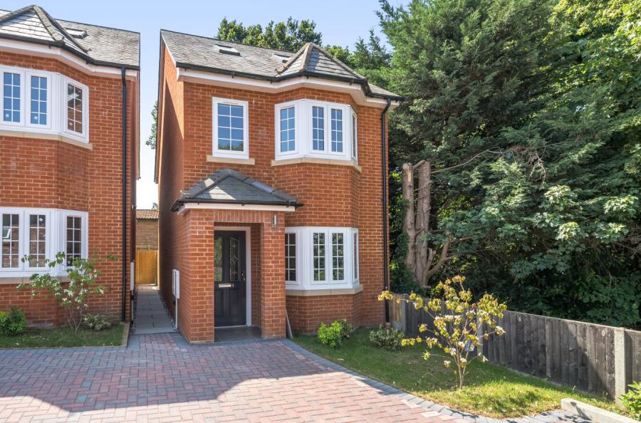 3 bedroom  detached house for sale