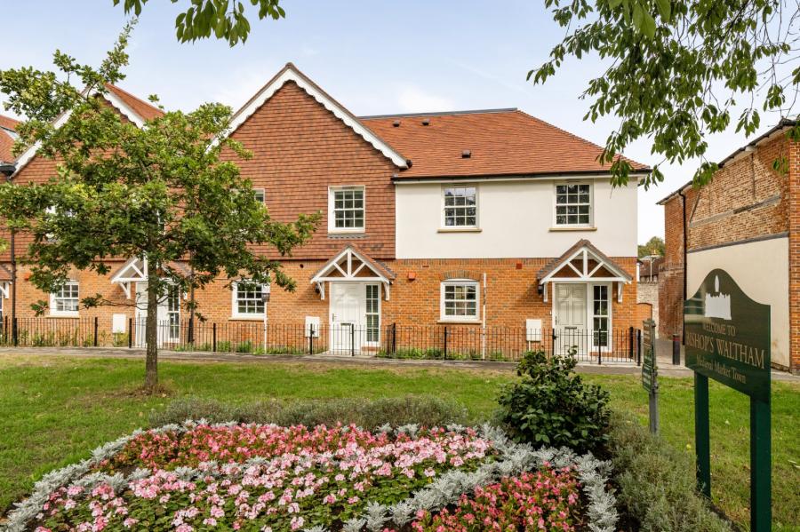 4 bedroom  terraced house for sale