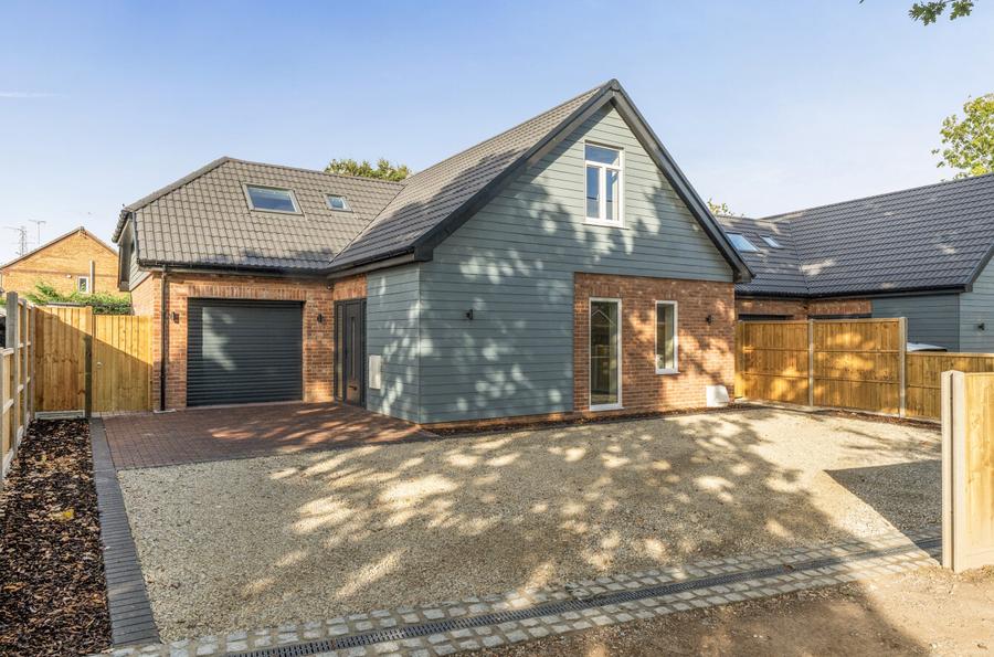 3 bedroom  detached house for sale