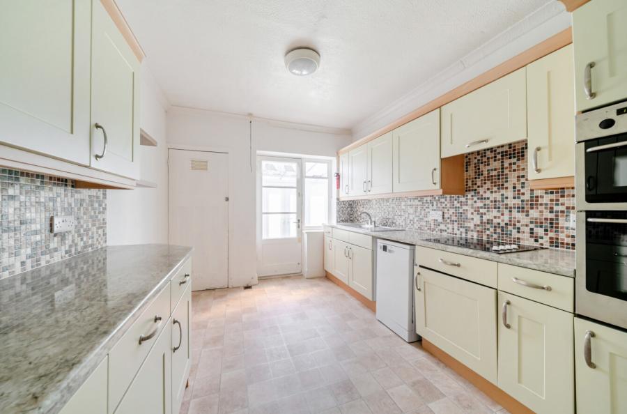 3 bedroom  semi-detached bungalow to rent
