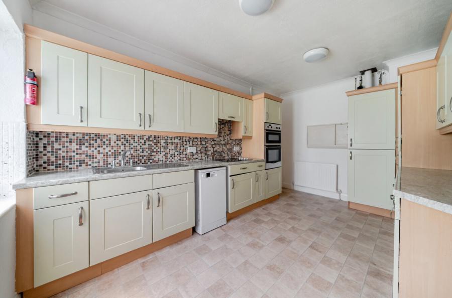 3 bedroom  semi-detached bungalow to rent