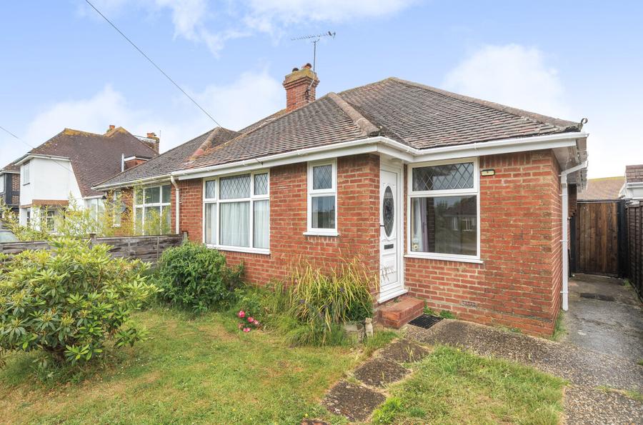 2 bedroom  semi-detached bungalow to rent