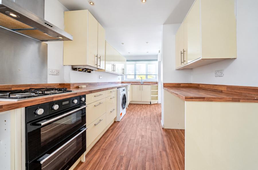 3 bedroom  semi-detached house to rent