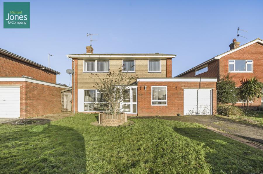 4 bedroom  detached house to rent