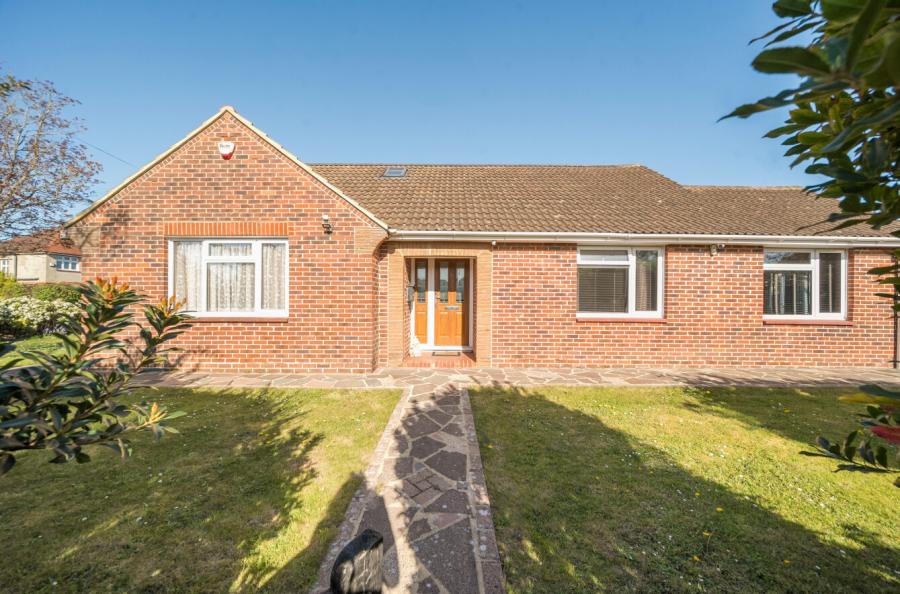 5 bedroom  detached house to rent