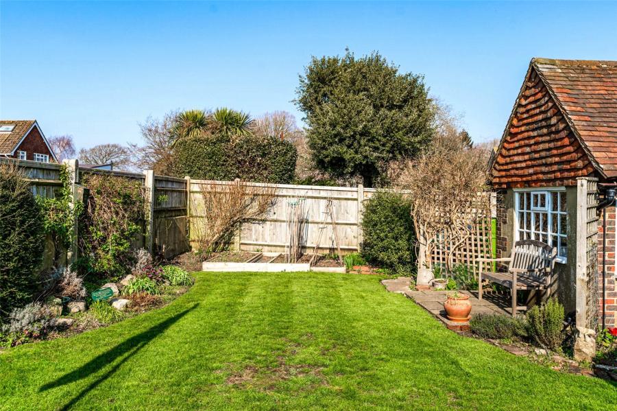 4 bedroom  detached house to rent