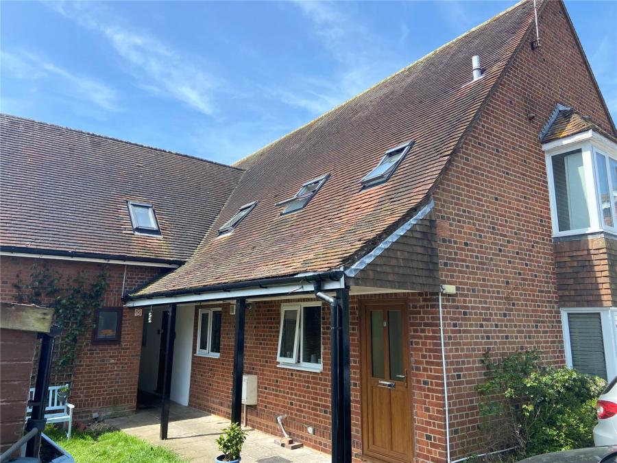 2 bedroom  terraced house to rent