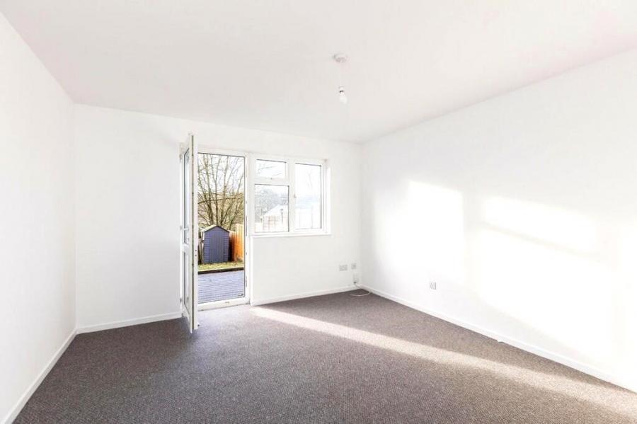 2 bedroom  terraced house to rent
