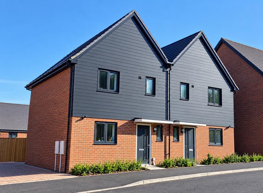 3 bedroom  semi-detached house to rent