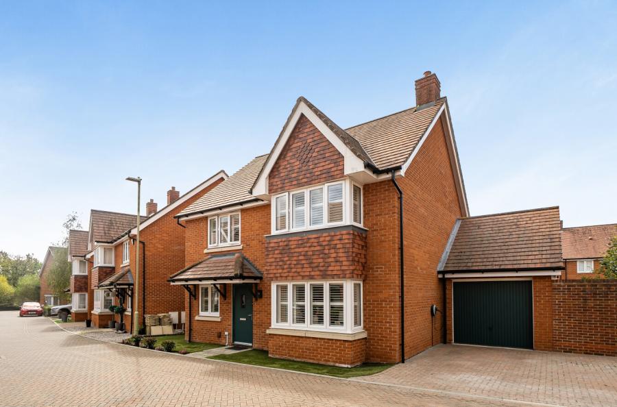 4 bedroom  detached house for sale