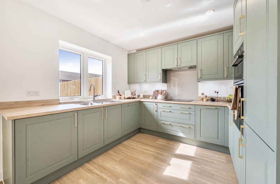 3 bedroom  semi-detached house for sale