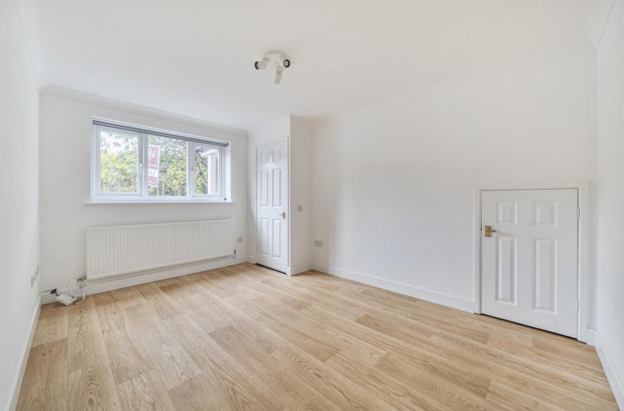 2 bedroom  terraced house for sale