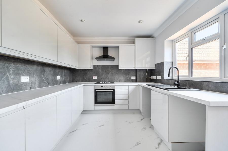 4 bedroom  detached bungalow for sale