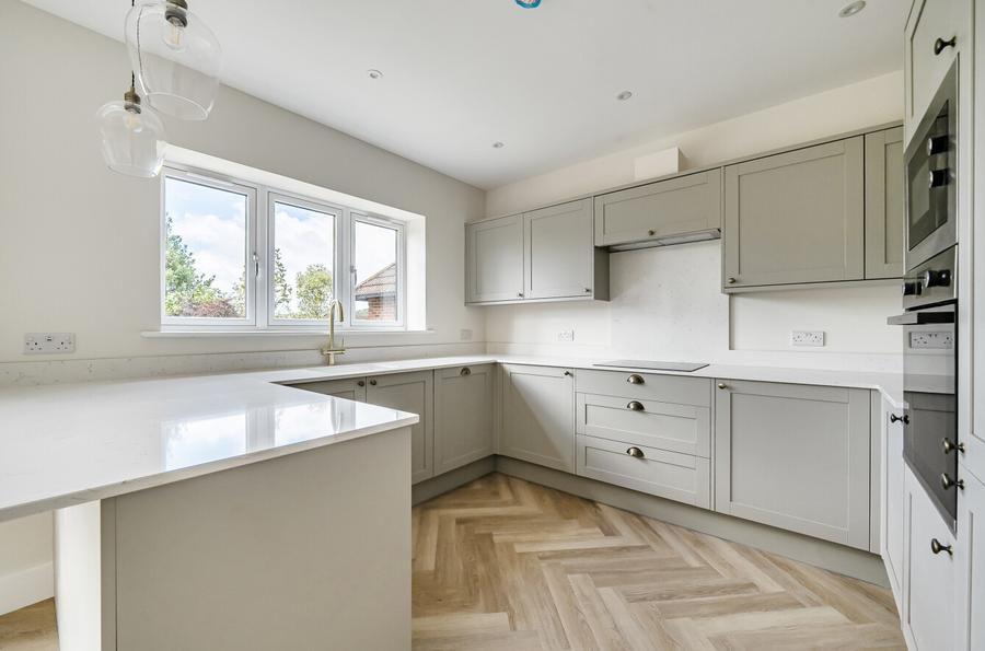 4 bedroom  detached house for sale