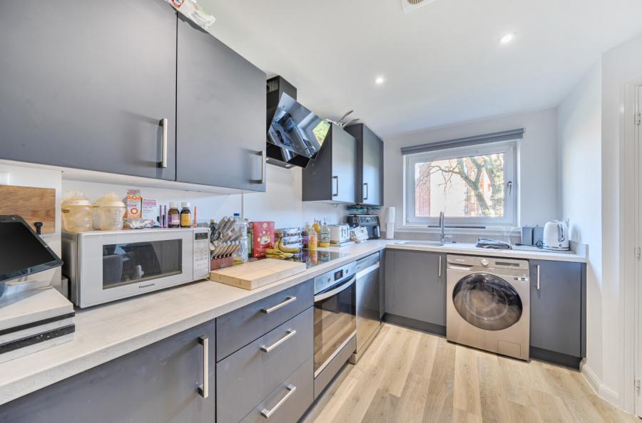 2 bedroom  semi-detached house for sale