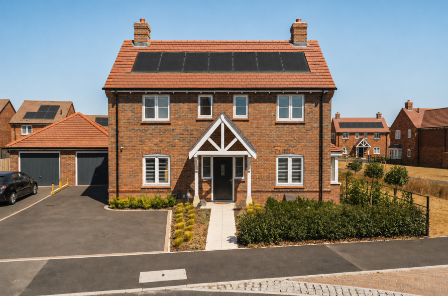 4 bedroom  detached house for sale
