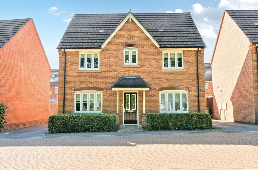3 bedroom  detached house for sale