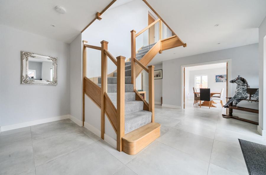 6 bedroom  detached house for sale