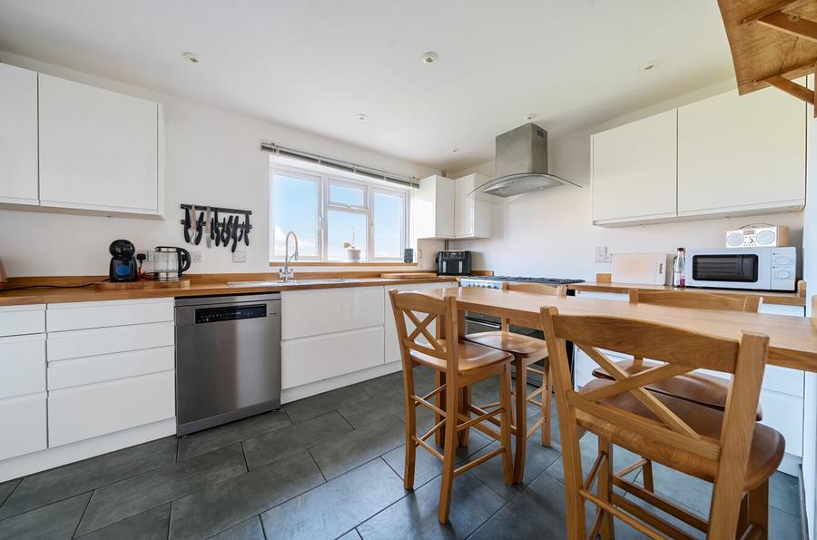 4 bedroom  detached house for sale