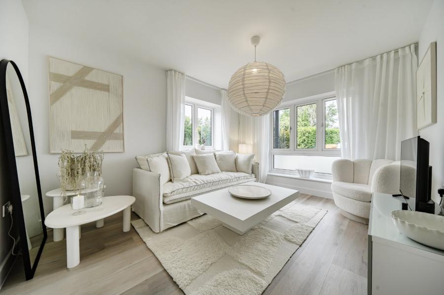 3 bedroom  semi-detached house for sale